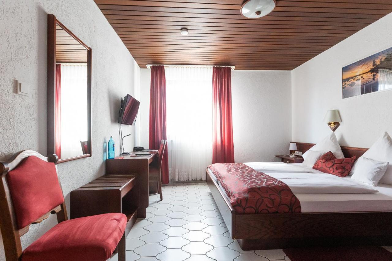 גינסהיים-גוסטבסבורג Hotel Weinhaus Wiedemann מראה חיצוני תמונה