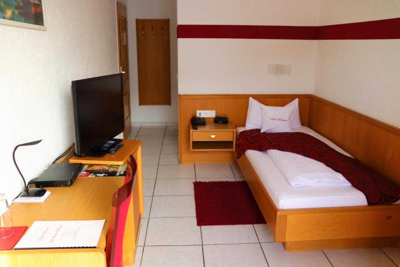 גינסהיים-גוסטבסבורג Hotel Weinhaus Wiedemann חדר תמונה