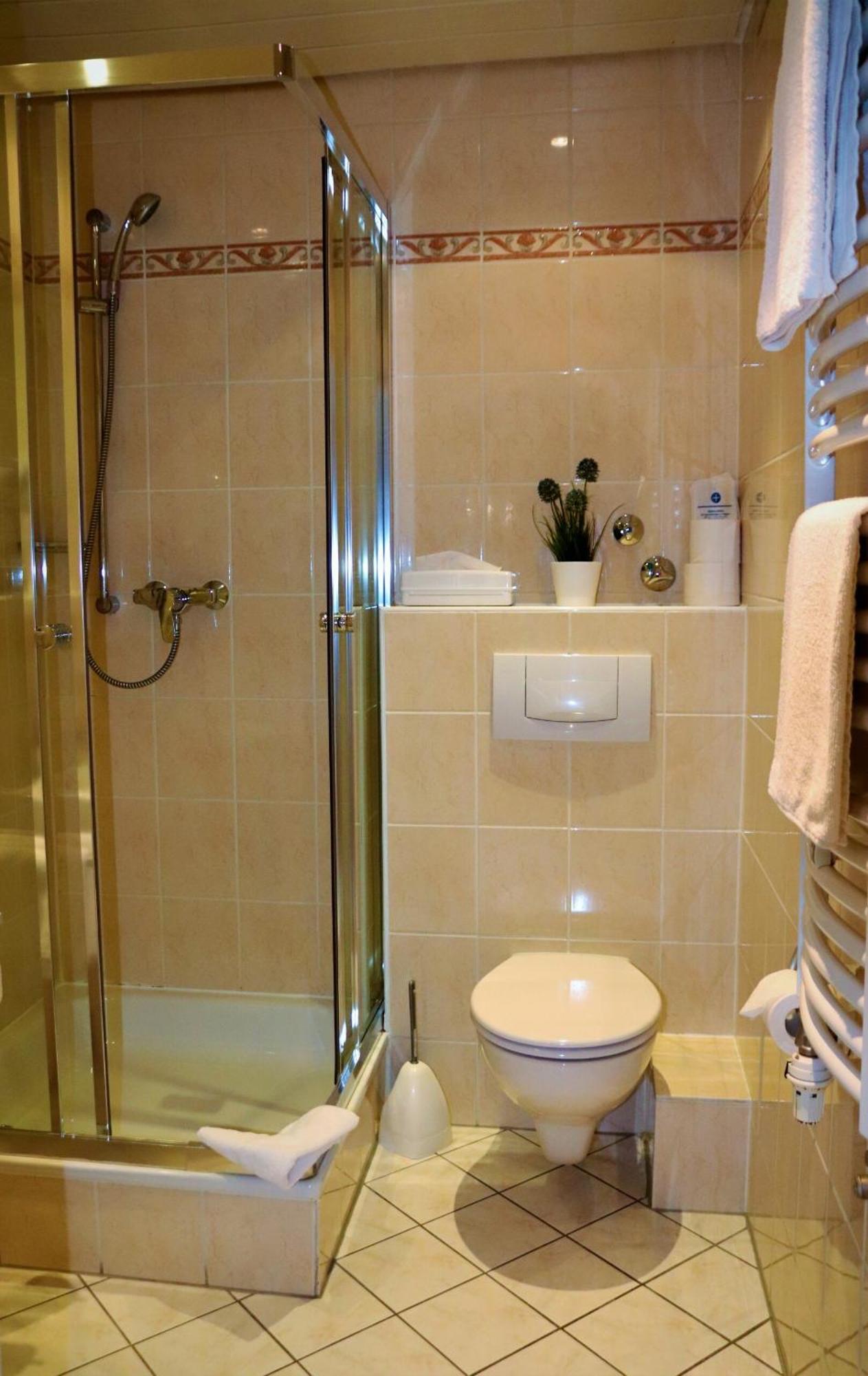 גינסהיים-גוסטבסבורג Hotel Weinhaus Wiedemann חדר תמונה